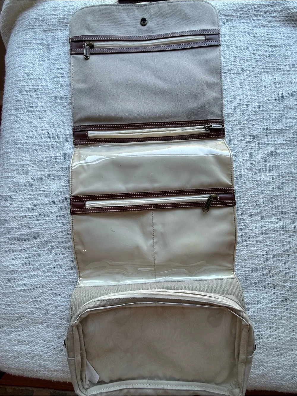 BIRDLING FOLDING HANGING TRAVEL KIT